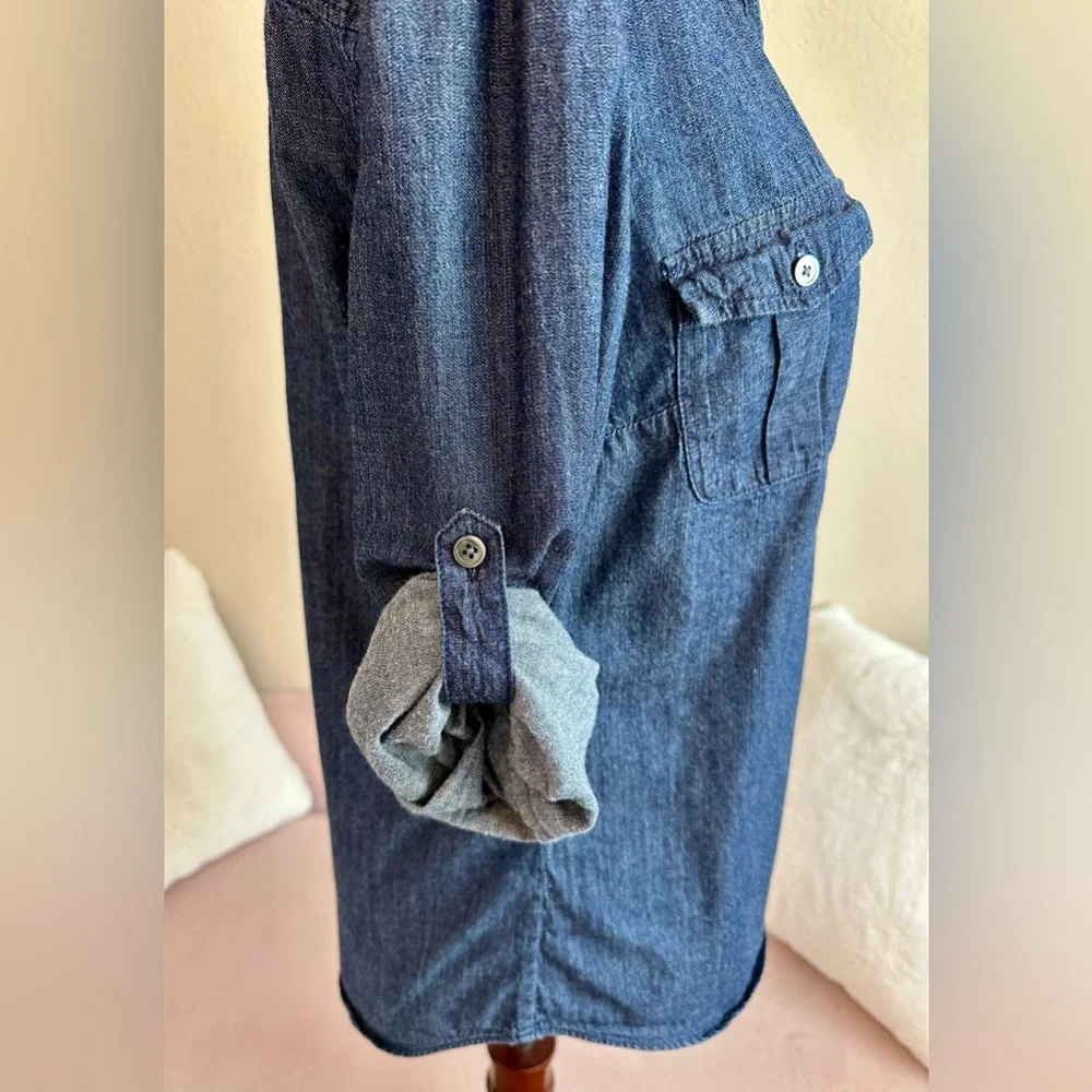 J. Crew Women’s Button Up Dark Wash Blue Denim Shirt Size 4 Cotton Lightweight